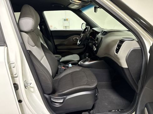 Used 2016 Kia Soul FWD image 20