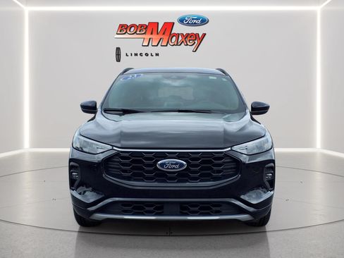 Used 2023 Ford Escape ST-Line Select AWD/4WD image 2