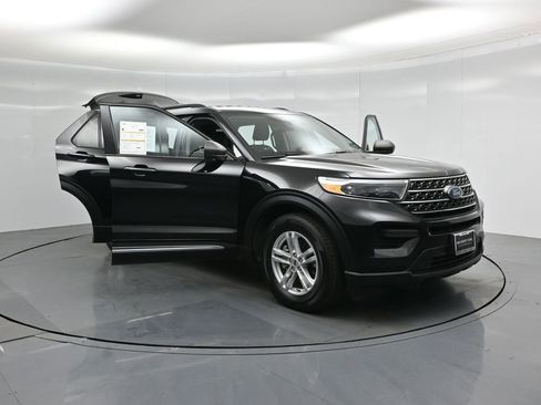 Certified 2022 Ford Explorer XLT image 35