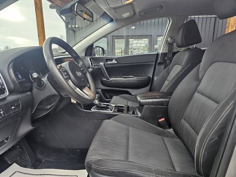 Used 2020 Kia Sportage LX image 10