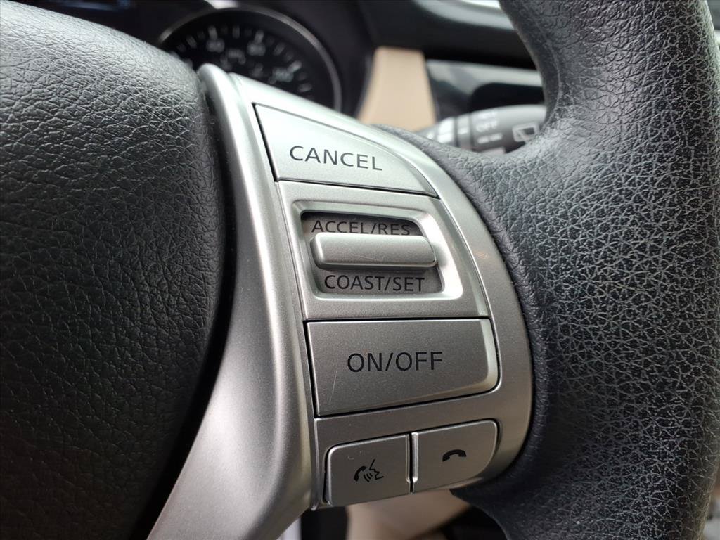 Used 2016 Nissan Rogue SV FWD image 21
