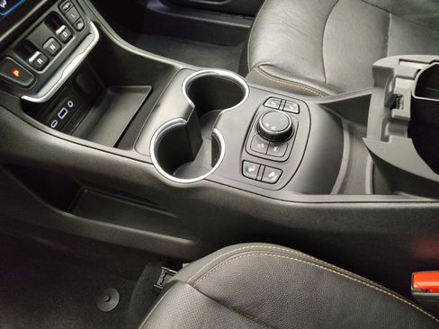 Used 2020 GMC Terrain SLT FWD image 26