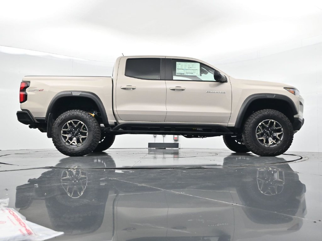 New 2026 Chevrolet Colorado ZR2 w/ Technology Package AWD/4WD image 33