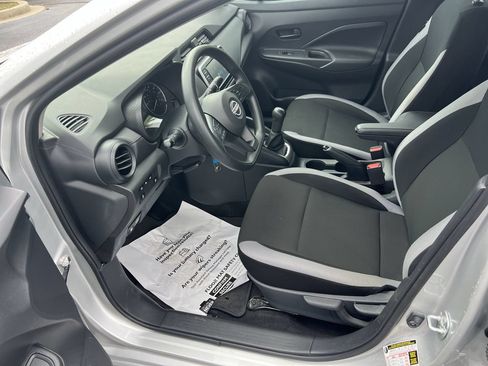 Used 2025 Nissan Versa S FWD image 16