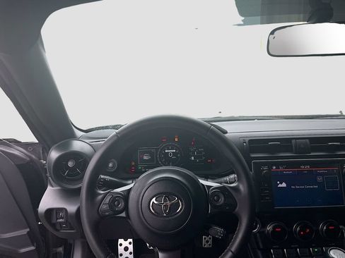 Used 2023 Toyota GR86 Premium RWD image 11