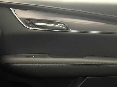 Used 2025 Cadillac XT5 Luxury w/ LPO, Floor Liner Package AWD/4WD image 39