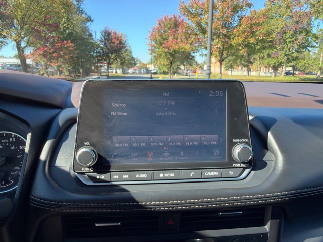 Used 2023 Nissan Rogue SV FWD image 11