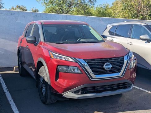 Used 2023 Nissan Rogue S image 4