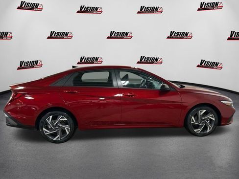 Certified 2025 Hyundai Elantra Sport FWD image 5