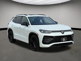 New 2026 Volkswagen Tiguan SE R-Line FWD video 1