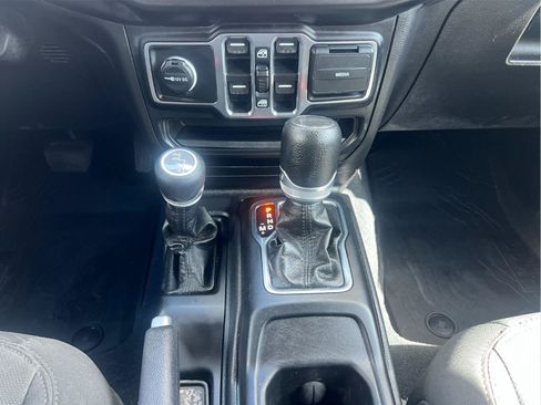 Used 2023 Jeep Gladiator Sport AWD/4WD image 36