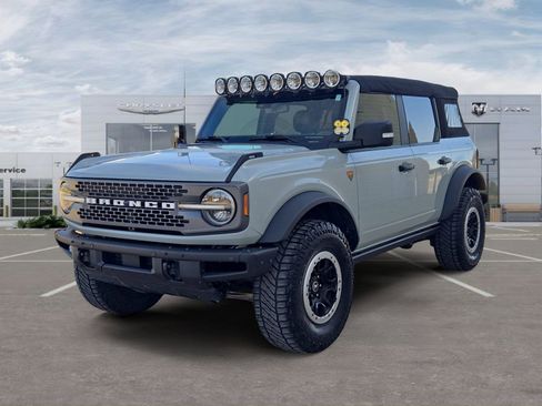 Used 2021 Ford Bronco Badlands image 1