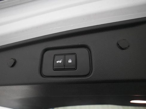 Certified 2025 Nissan Pathfinder SL AWD/4WD image 14