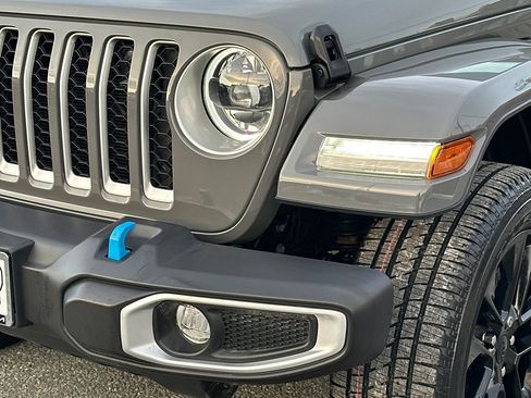 Used 2023 Jeep Wrangler Unlimited Sahara w/ Cold Weather Group image 9