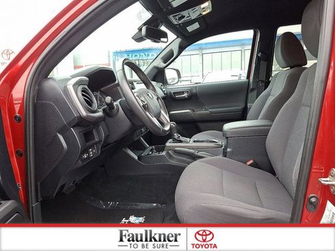 Certified 2019 Toyota Tacoma TRD Off-Road image 13