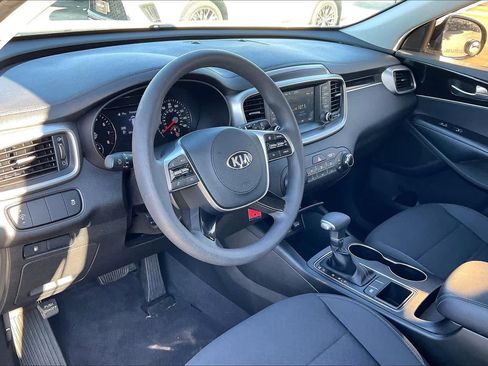 Used 2020 Kia Sorento L image 17