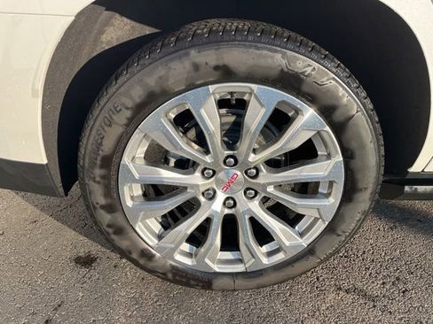 Used 2023 GMC Yukon Denali w/ Denali Reserve Package image 6