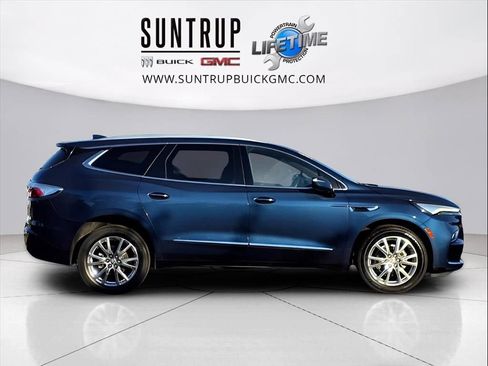Used 2023 Buick Enclave Essence w/ Experience Buick Package image 3