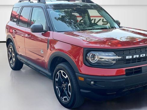 Used 2024 Ford Bronco Sport Outer Banks w/ Tech Package AWD/4WD image 1
