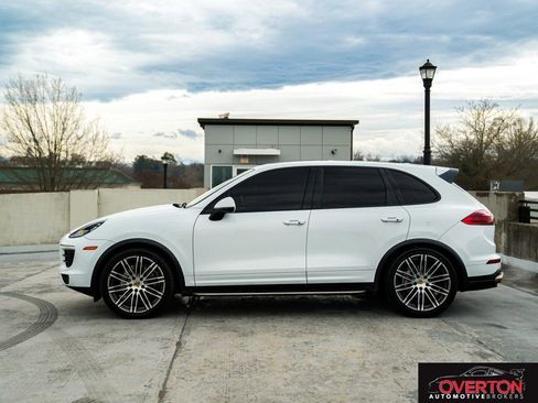 Used 2015 Porsche Cayenne S image 2