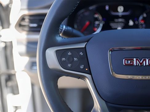 Used 2020 GMC Acadia Denali w/ Technology Package image 17