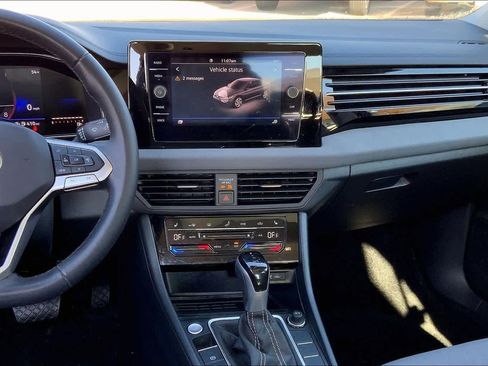 Used 2025 Volkswagen Jetta SE image 7