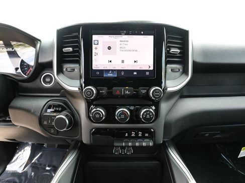 New 2026 RAM 1500 Express AWD/4WD image 15