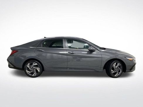 New 2026 Hyundai Elantra Limited image 2