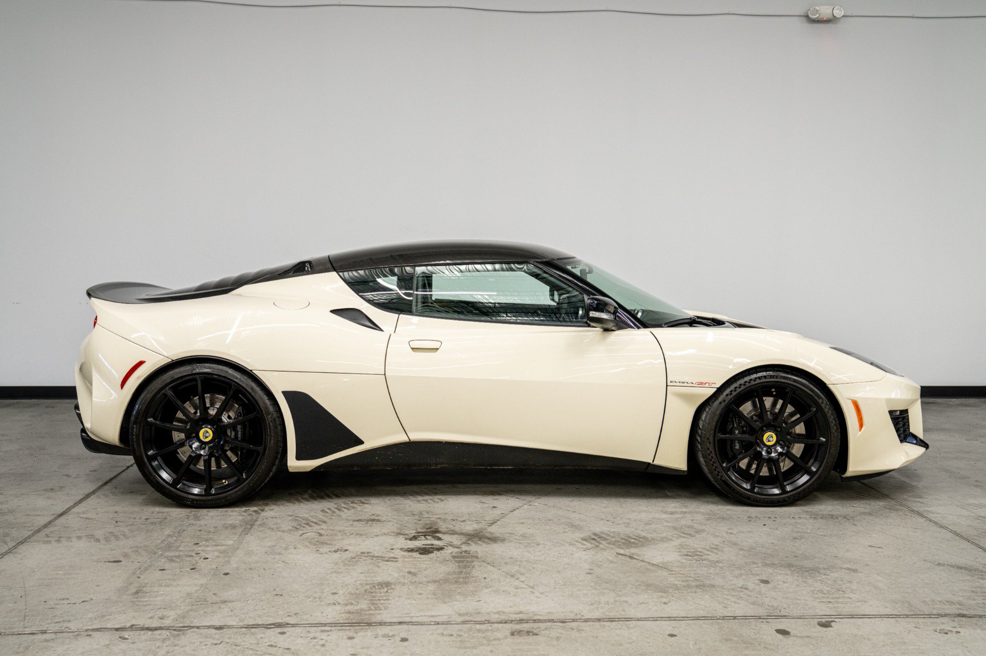 Used 2020 Lotus Evora RWD image 40