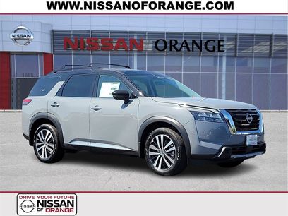 New 2025 Nissan Pathfinder Platinum w/ Cargo Package