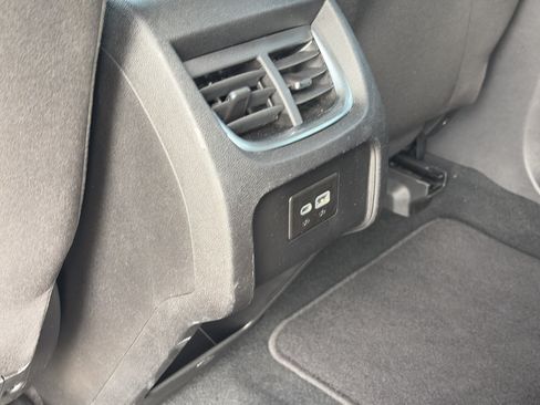 Certified 2025 Chevrolet Blazer LT AWD/4WD image 25