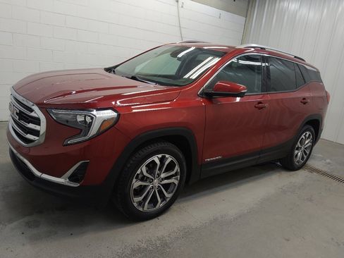 Used 2020 GMC Terrain SLT w/ Preferred Package FWD image 2