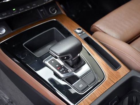 Used 2021 Audi Q5 e Prestige w/ Prestige Package image 12