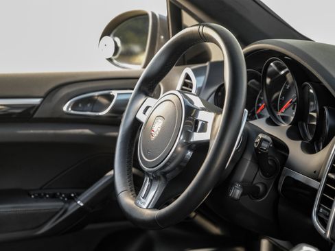 Used 2014 Porsche Cayenne image 13