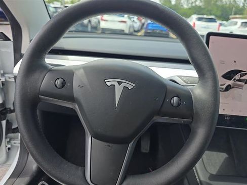 Used 2023 Tesla Model 3 Standard Range RWD image 4