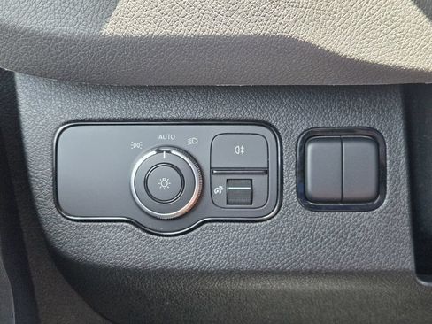Used 2025 Mercedes-Benz Sprinter 2500 image 29