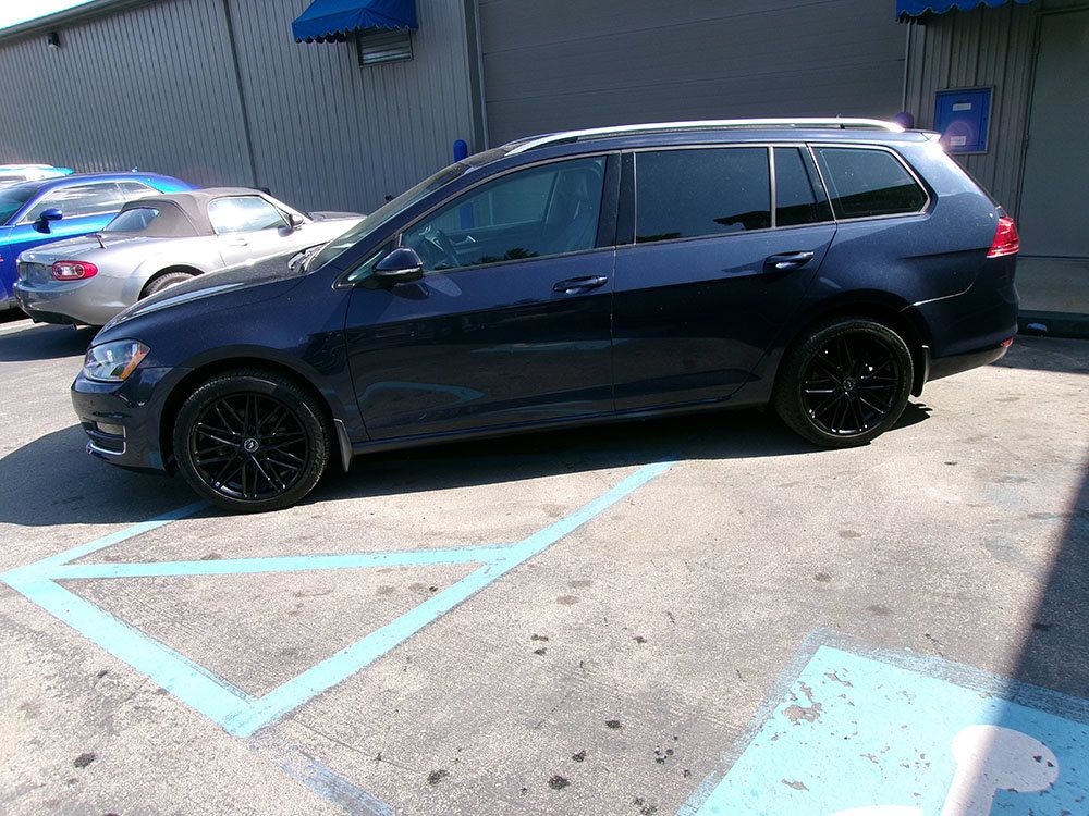 Used 2015 Volkswagen Golf SEL FWD image 3