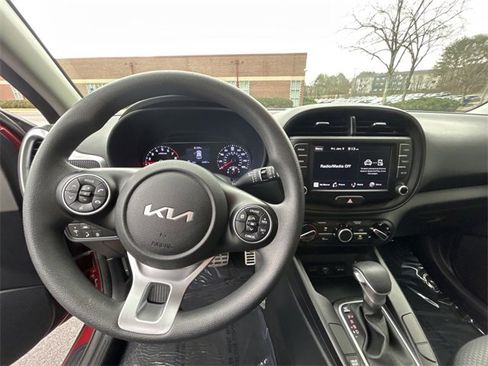 Certified 2022 Kia Soul LX w/ Technology Package image 29