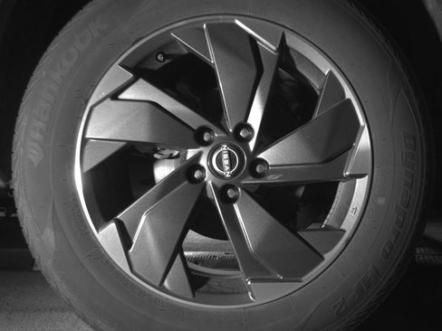 Used 2025 Nissan Rogue SV image 15