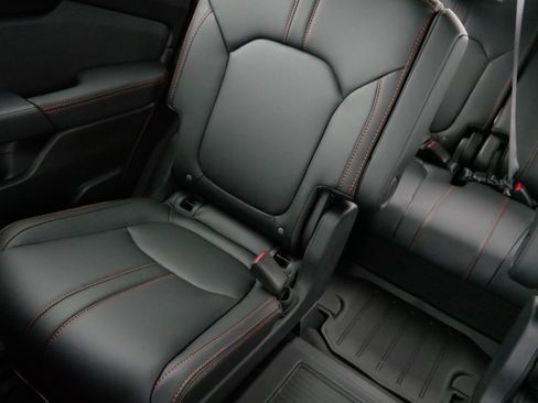 Certified 2025 Honda Pilot TrailSport image 12