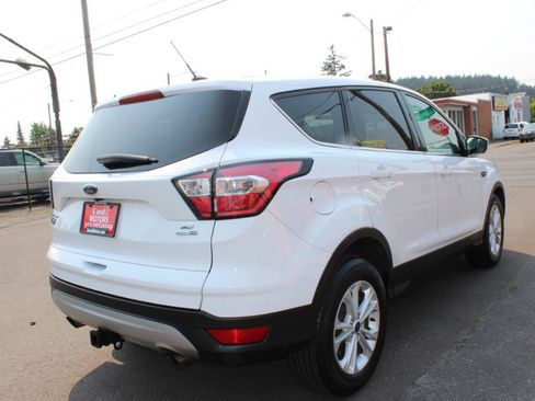 Used 2017 Ford Escape SE AWD/4WD image 7