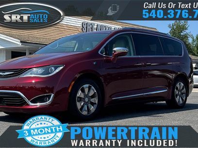 Used 2018 Chrysler Pacifica Limited w/ Advanced Safetytec Group