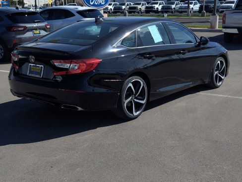 Used 2022 Honda Accord Sport image 2