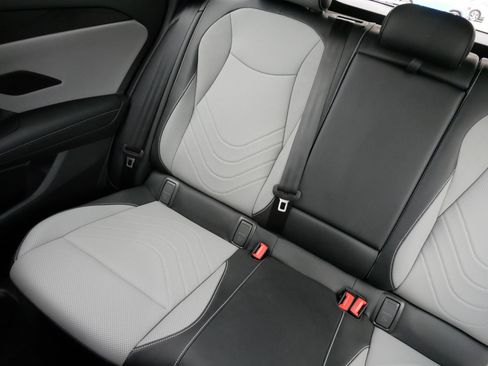Certified 2025 Volkswagen Tiguan SE R-Line AWD/4WD image 12