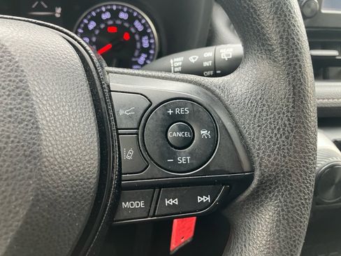 Used 2019 Toyota RAV4 LE FWD image 22