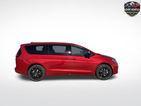 New 2026 Chrysler Pacifica Select w/ S Appearance Package image 5