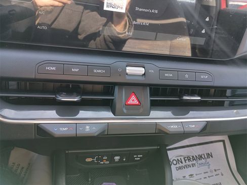 Used 2025 Kia K4 EX image 25