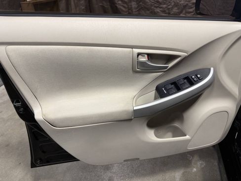 Used 2012 Toyota Prius Three w/ Solar Roof Pkg FWD image 17