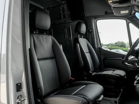 New 2025 Mercedes-Benz Sprinter 2500 image 24