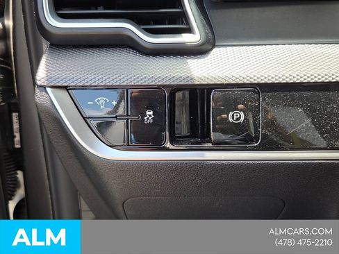 Used 2025 Kia Sportage LX FWD image 25